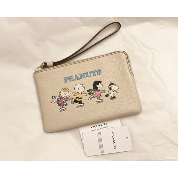 Coach CF213 Peanut and Friends Leather Wallet wristlet NWT - Picture 4 of 5